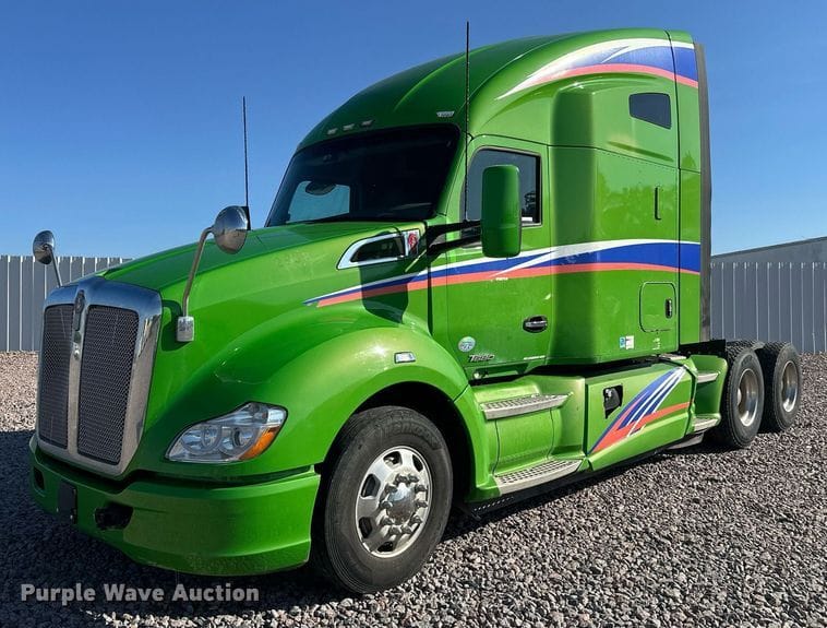 2015 Kenworth T680 Equipment Image0