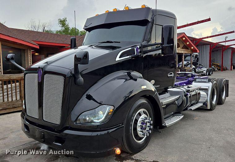 Image of Kenworth T680 Primary image