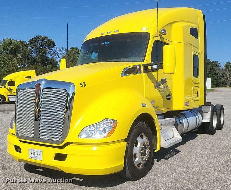 SOLD - 2015 Kenworth T680 Lot No. DQ3716 Other Equipment with