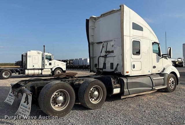 Image of Kenworth T680 equipment image 4