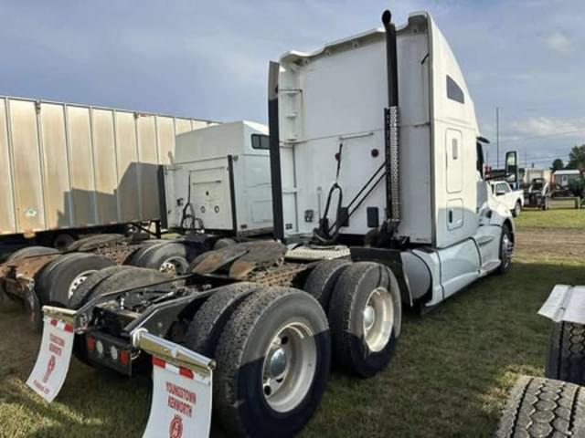 Image of Kenworth T680 equipment image 2