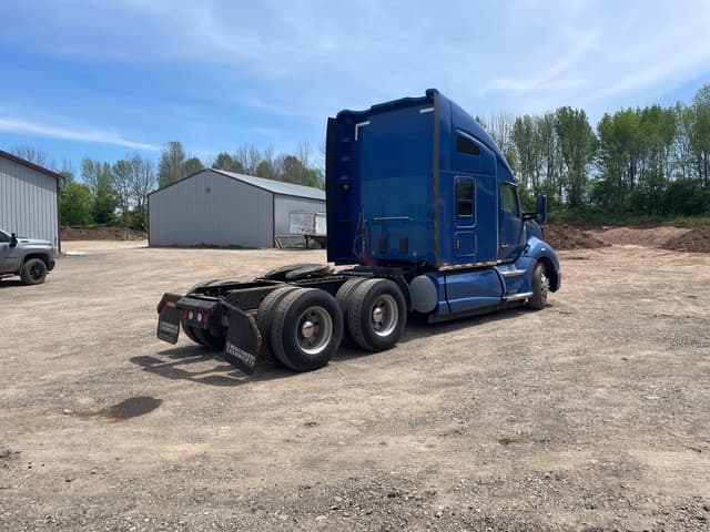 Image of Kenworth T680 equipment image 4