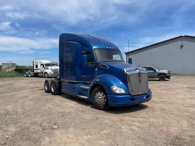 Image of Kenworth T680 equipment image 2