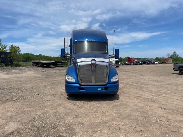 Image of Kenworth T680 equipment image 1