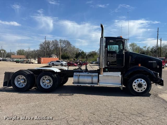 Image of Kenworth T8 equipment image 3