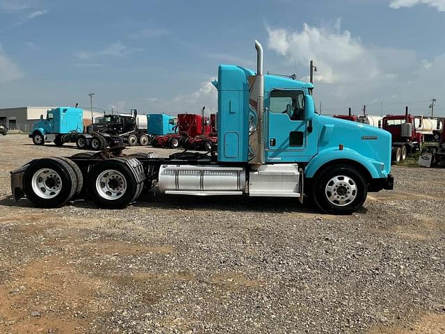 Image of Kenworth T800 equipment image 3