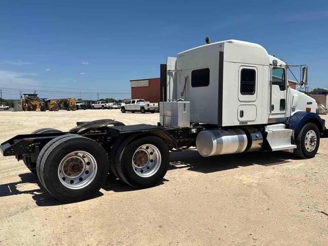 Image of Kenworth T800 equipment image 3