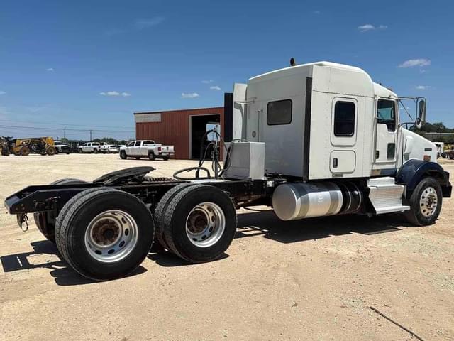 Image of Kenworth T800 equipment image 3
