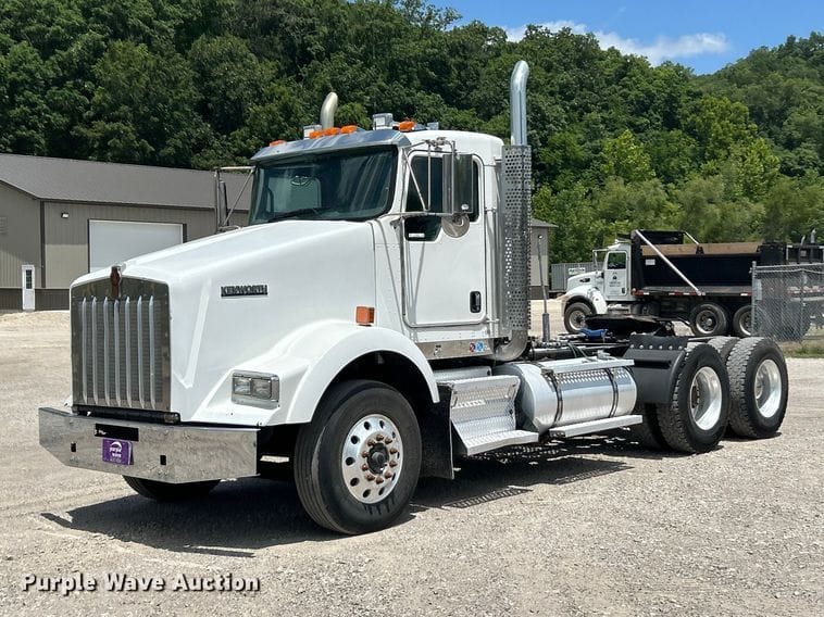 2015 Kenworth T800 Equipment Image0