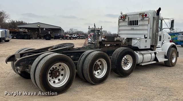Image of Kenworth T800 equipment image 4