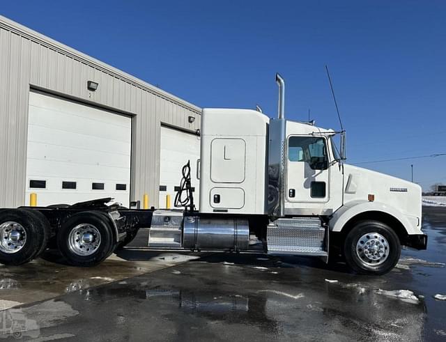 Image of Kenworth T800 equipment image 2