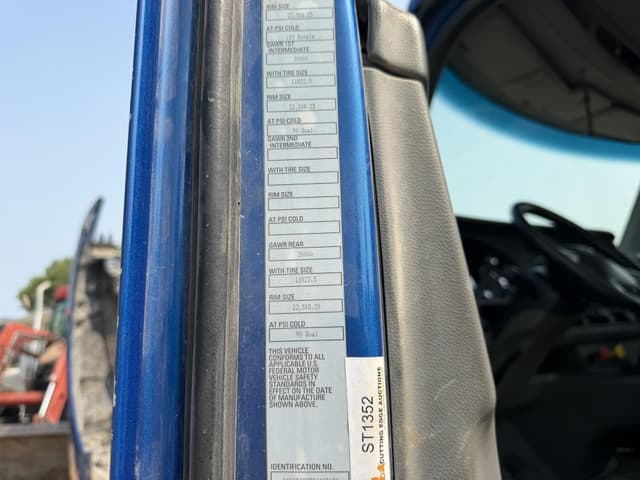 Image of Kenworth T880 equipment image 2
