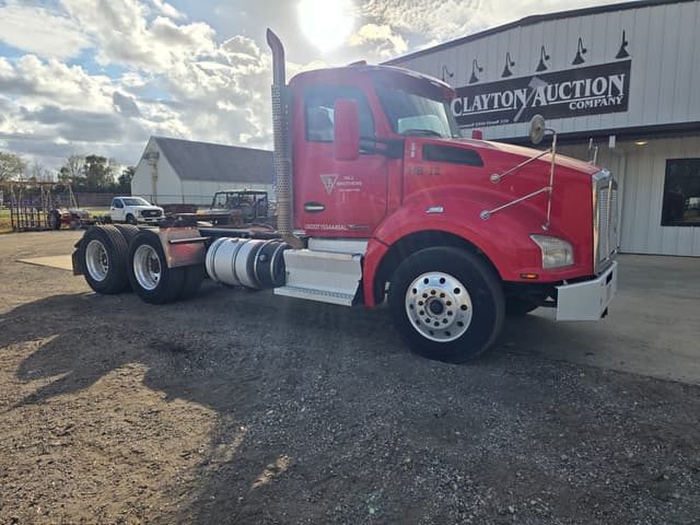Image of Kenworth T880 equipment image 1