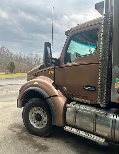 Image of Kenworth T880 equipment image 2