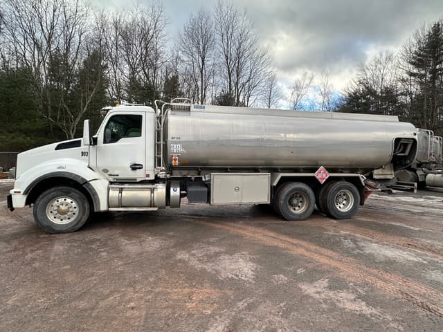 Image of Kenworth T880 equipment image 1