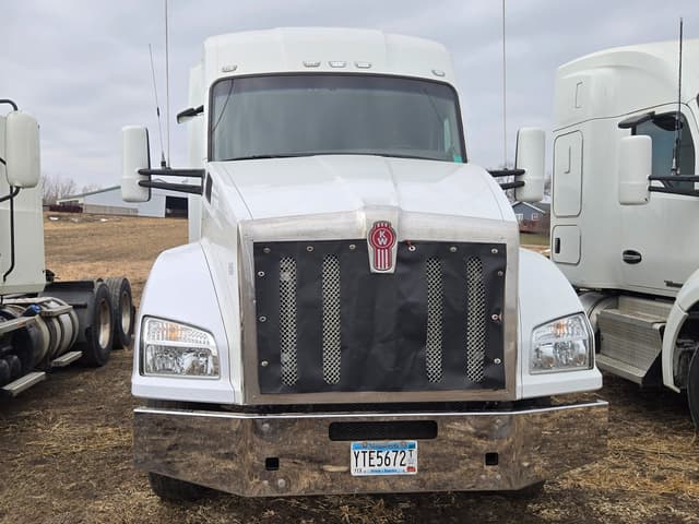 Image of Kenworth T880 equipment image 2