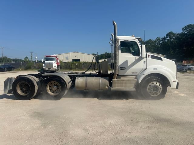 Image of Kenworth T880 equipment image 1