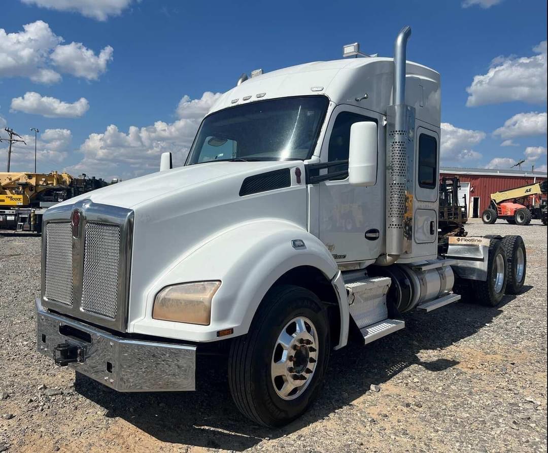 Image of Kenworth T880 Primary image