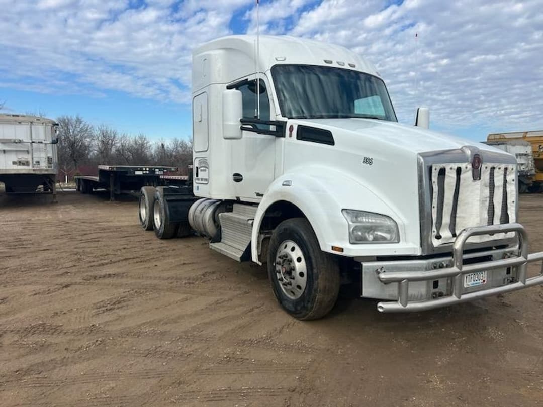 Image of Kenworth T880 Image 1