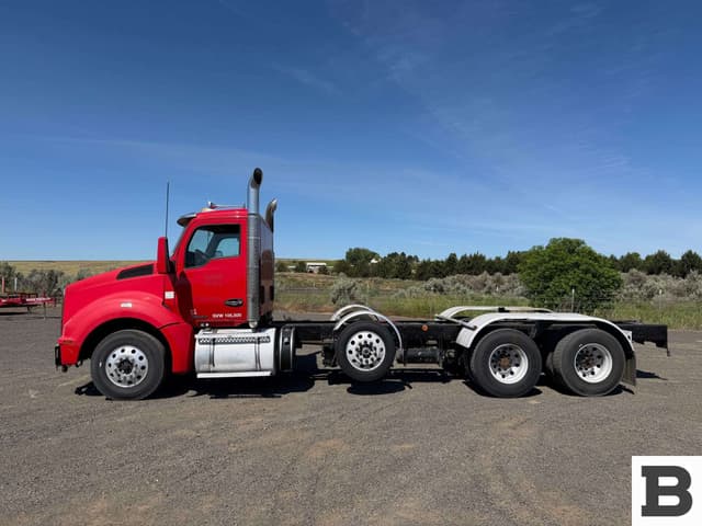 Image of Kenworth T880 equipment image 1