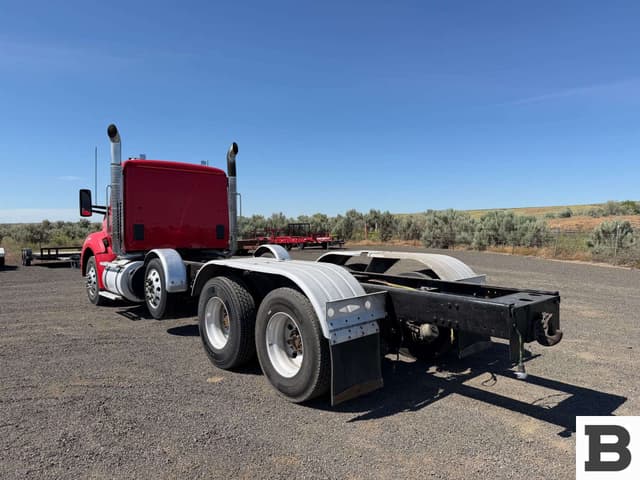 Image of Kenworth T880 equipment image 2