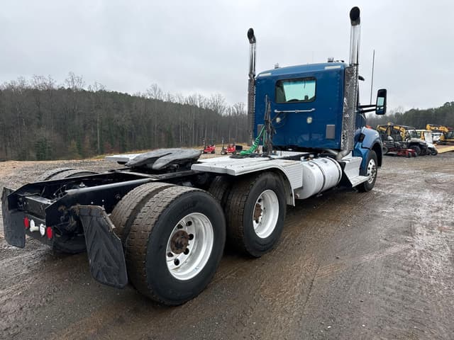 Image of Kenworth T880 equipment image 4