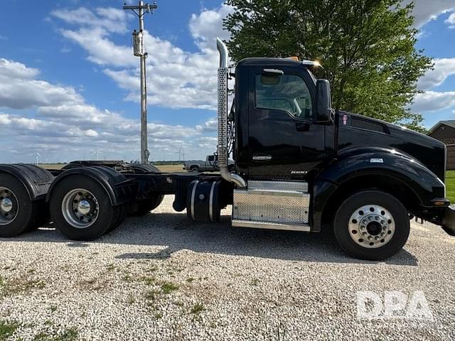 Image of Kenworth T880 equipment image 1