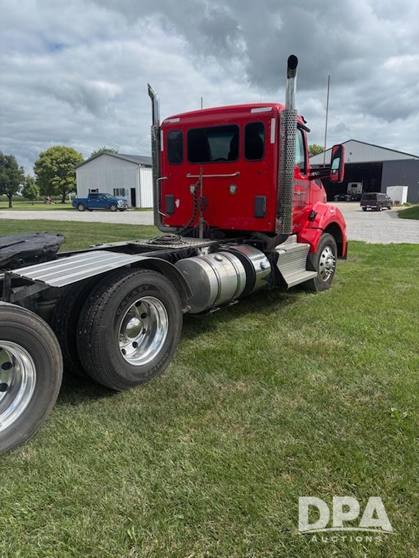Image of Kenworth T880 equipment image 4