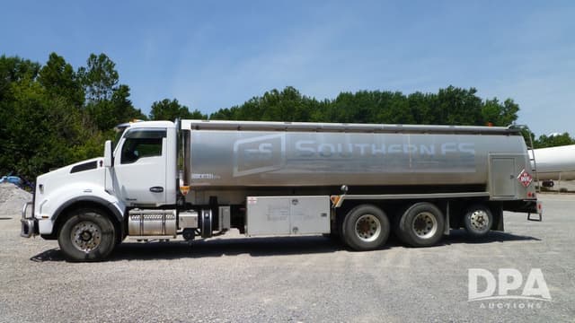 Image of Kenworth T880 equipment image 1