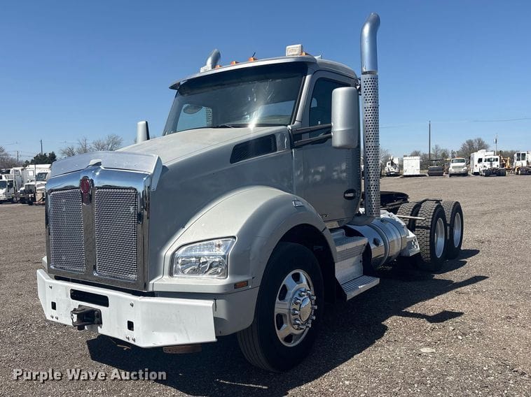 2015 Kenworth T880 Equipment Image0