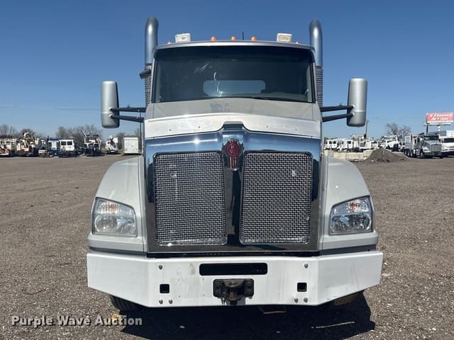 Image of Kenworth T880 equipment image 1