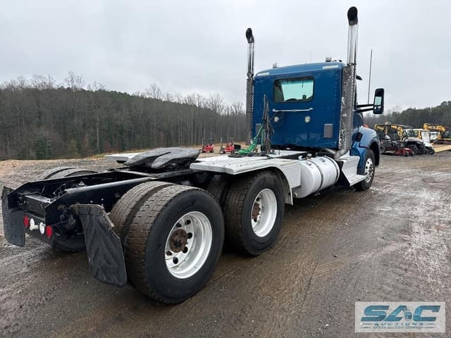 Image of Kenworth T880 equipment image 4