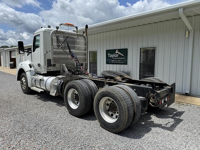 Image of Kenworth T880 equipment image 3
