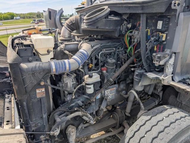 Image of Kenworth T880 equipment image 4