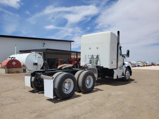 Image of Kenworth T880 equipment image 4