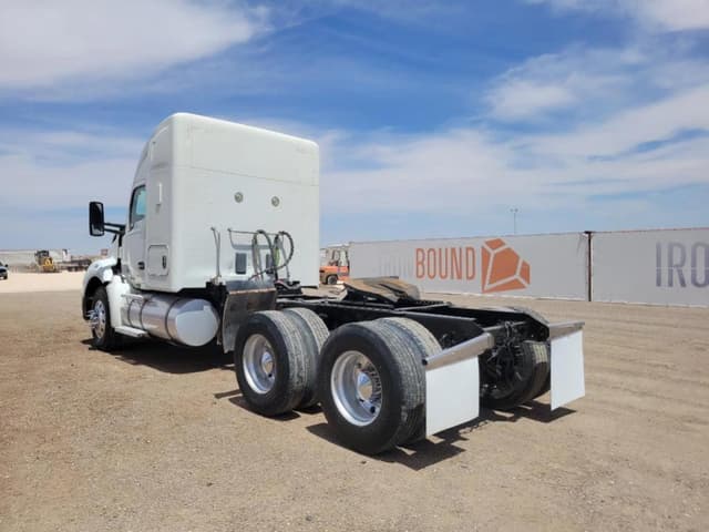 Image of Kenworth T880 equipment image 2
