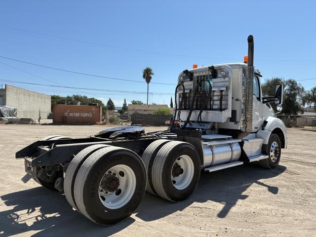 Image of Kenworth T880 equipment image 2