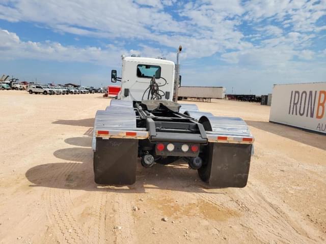 Image of Kenworth T880 equipment image 3