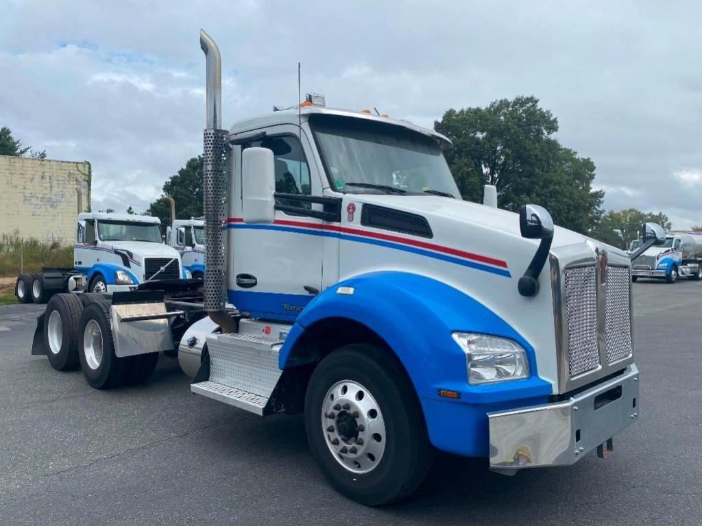 2015 Kenworth T880 Equipment Image0