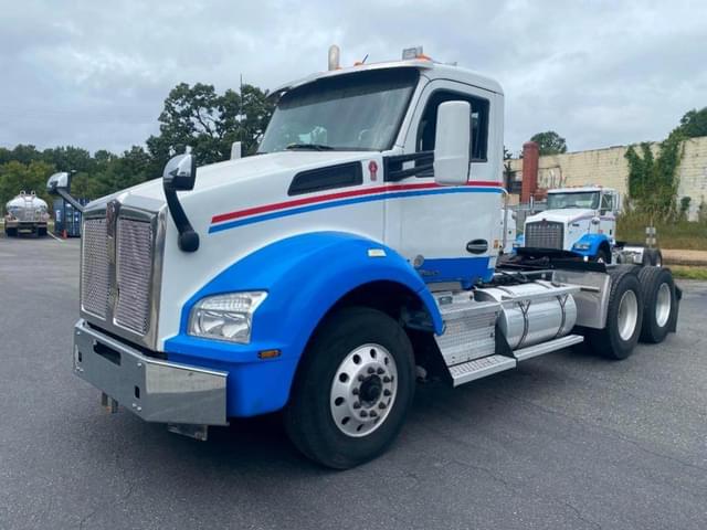 Image of Kenworth T880 equipment image 1