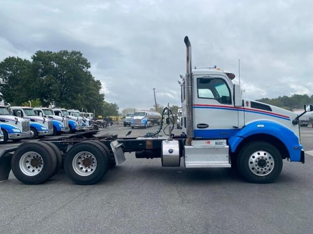 Image of Kenworth T880 equipment image 4