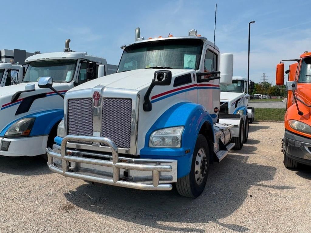 2015 Kenworth T880 Equipment Image0