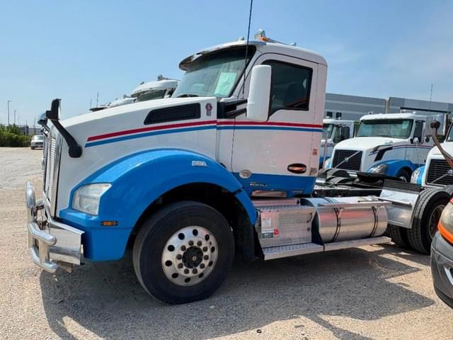 Image of Kenworth T880 equipment image 1