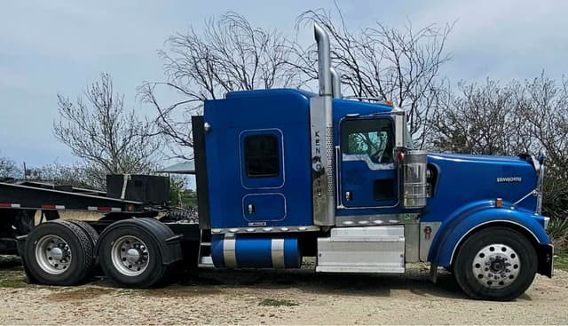Image of Kenworth W900 equipment image 3