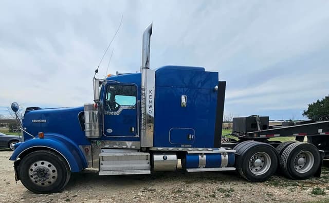 Image of Kenworth W900 equipment image 4
