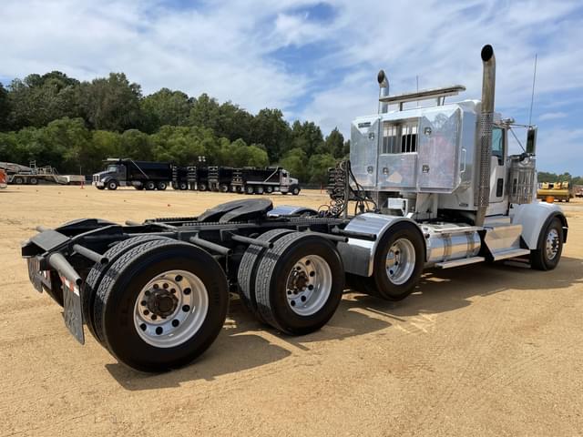 Image of Kenworth W900 equipment image 2