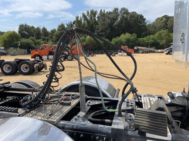 Image of Kenworth W900 equipment image 4