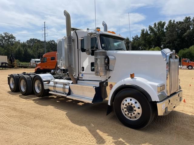Image of Kenworth W900 equipment image 3