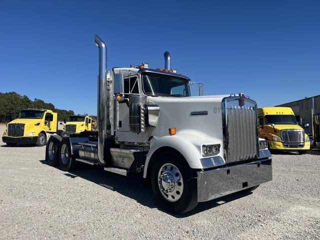 Image of Kenworth W900 equipment image 3