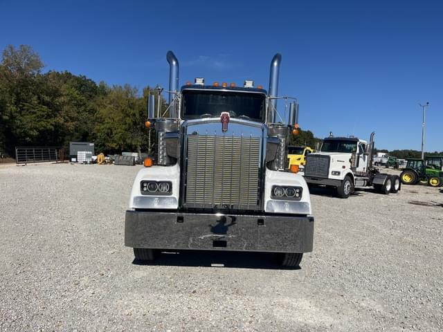 Image of Kenworth W900 equipment image 2